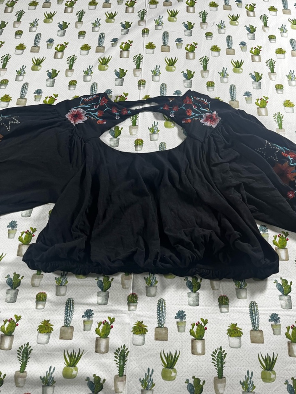 Free People Women’s Long Sleeve Top Size Medium Embroidered